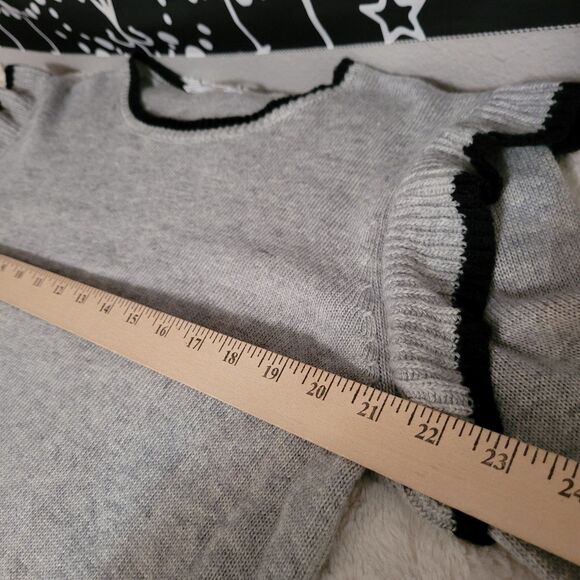 THML Ruffled Knit Top Sweater Gray Womens Size Medium Boho - Picture 7 of 9